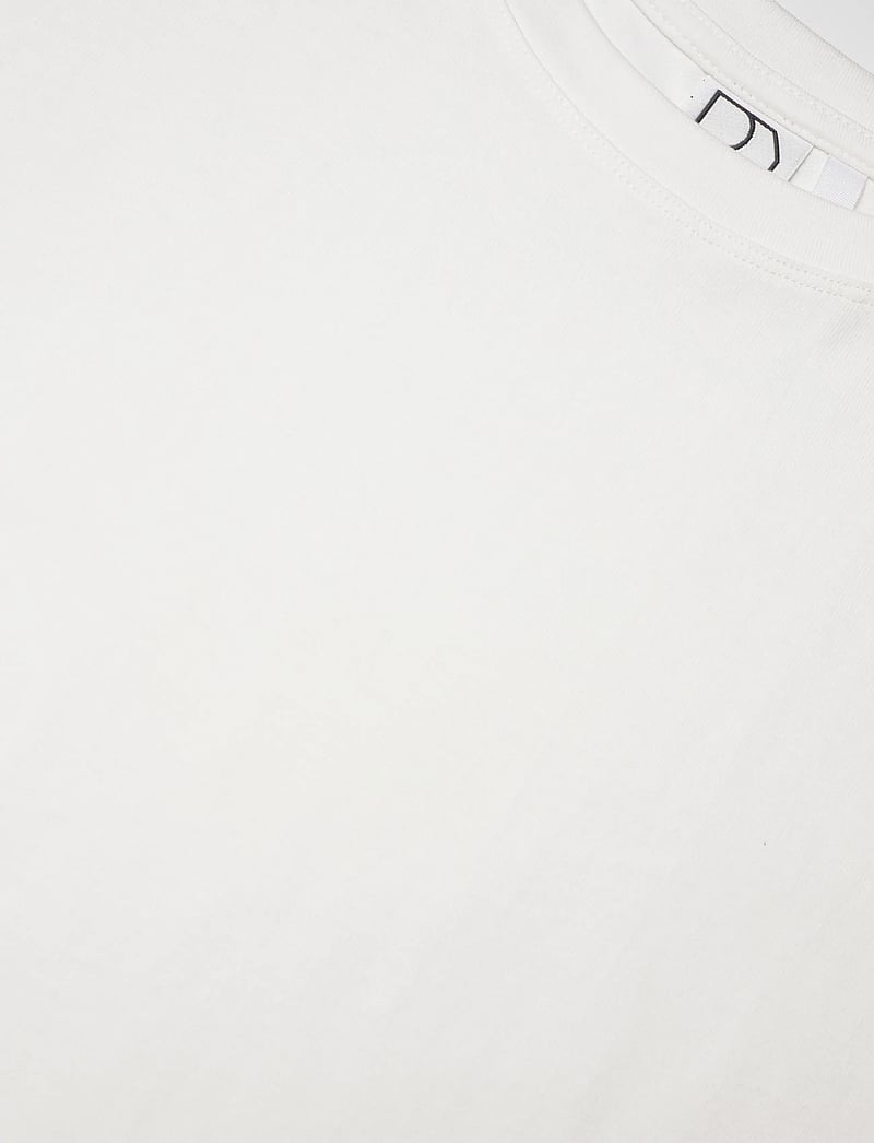 ROUGE EDIT - ROUNAOMI MAE 2/4 O-NECK OVERSIZED TEE - t-shirts - cloud dancer - 2