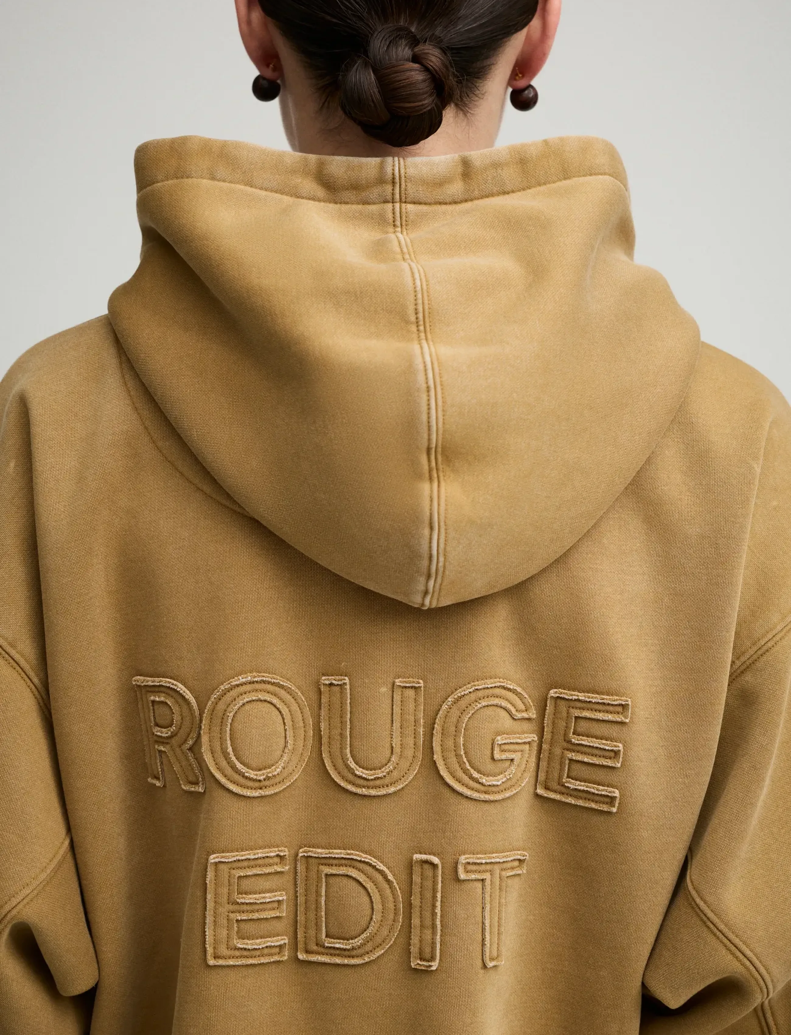 ROUGE EDIT - ROUYORK L/S HOODIE SWEAT/PF - bluzy z kapturem - dull gold - 2