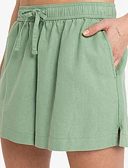 Roxy - LEKEITIO BREAK MID - sports shorts - basil - 6