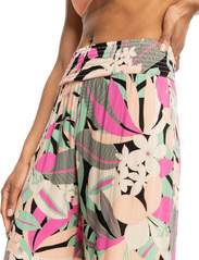 Roxy - ALONG THE BEACH PRINTED - sports pants - anthracite palm song axs - 4