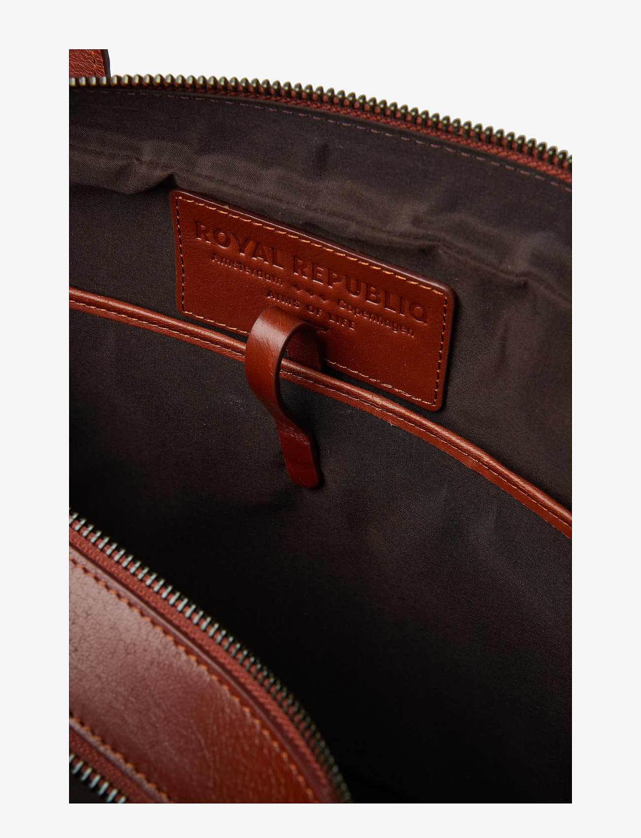 Royal RepubliQ - Hunter Day Bag Double - cognac - 5