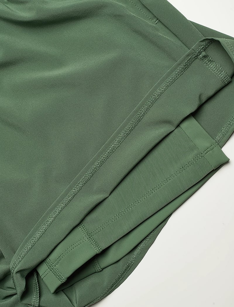 RS Sports - Women's Performance Court Shorts - 2 in 1 with ball pocket - trainingsshorts - court green - 2