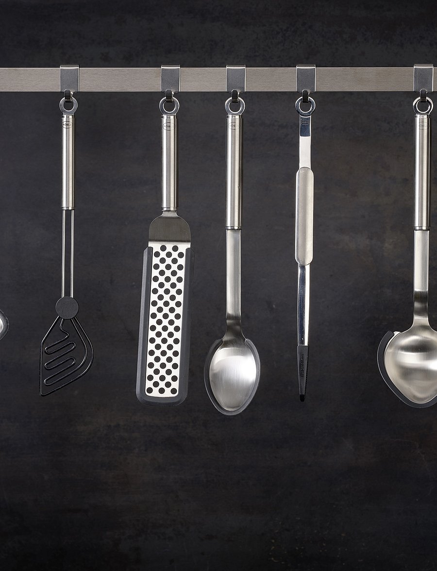 Rösle - Spatula with holes and bent - madalaimad hinnad - metal - 1