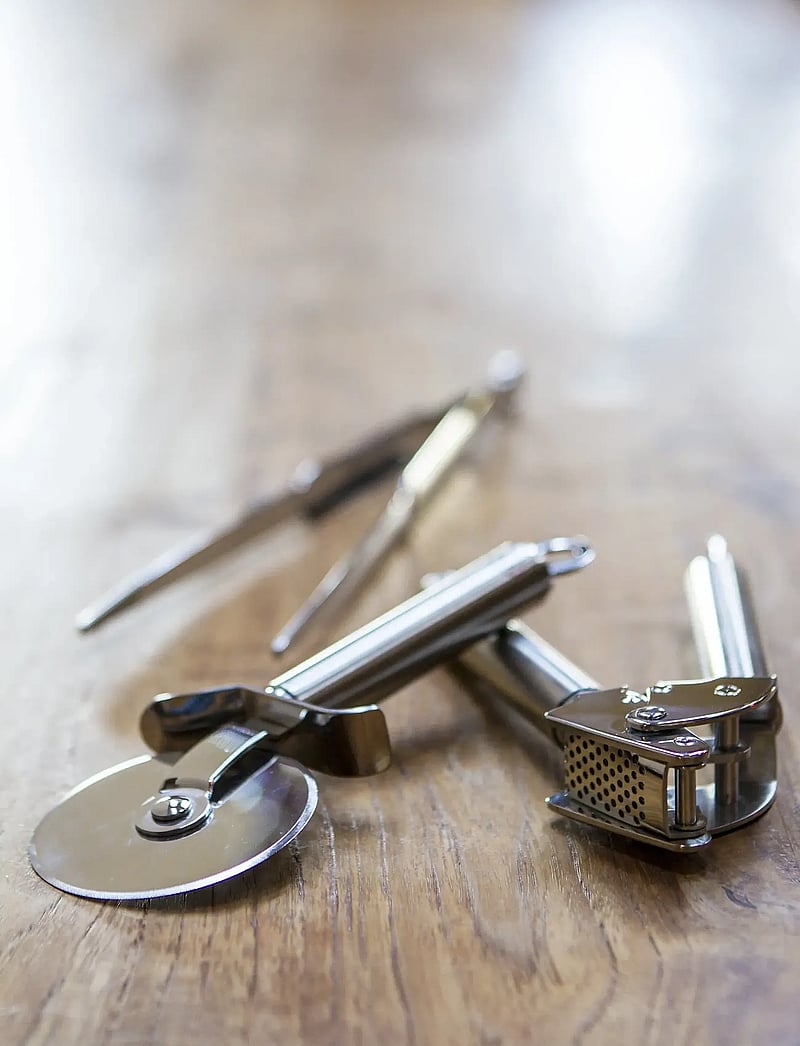 Rösle - Garlic press - kartulitambid ja küüslaugupressid - metal - 2