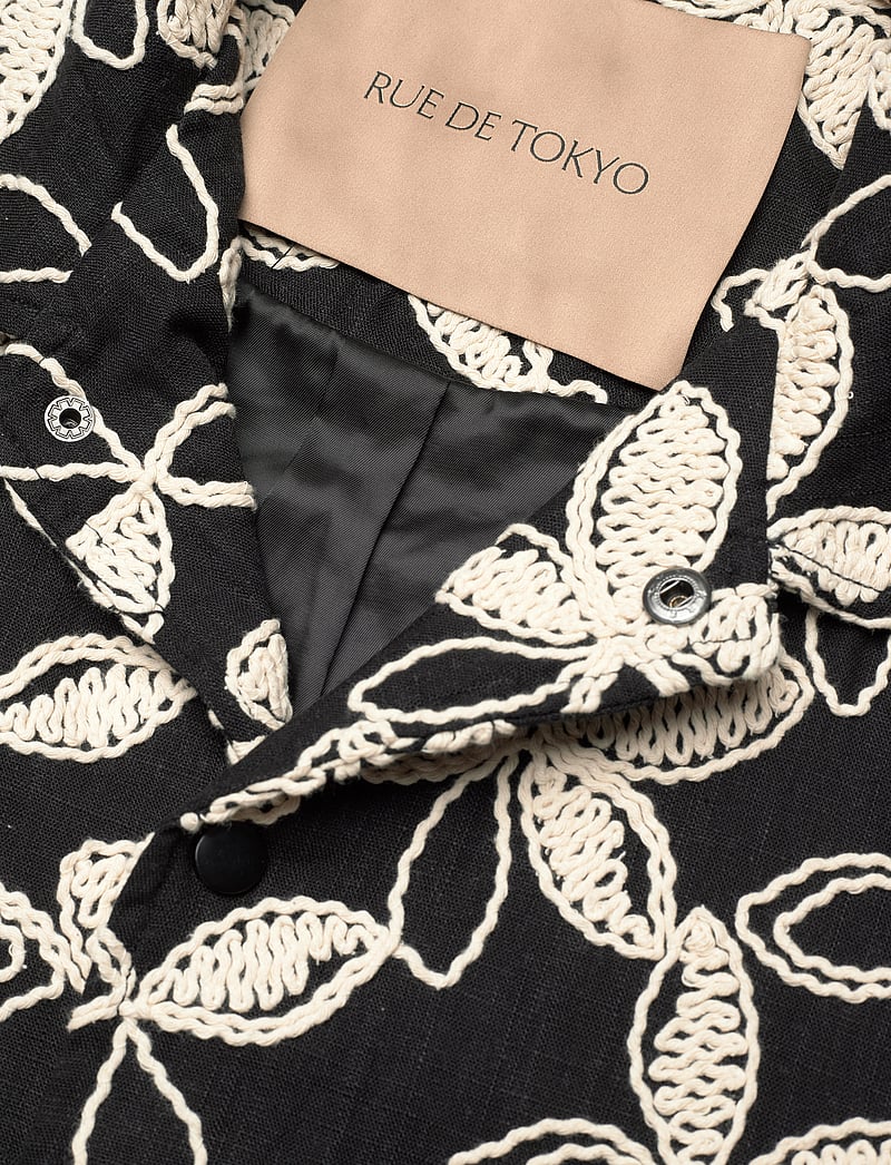 Rue de Tokyo - CLANCY FLOWER TECH - vårjackor - black white flower - 2