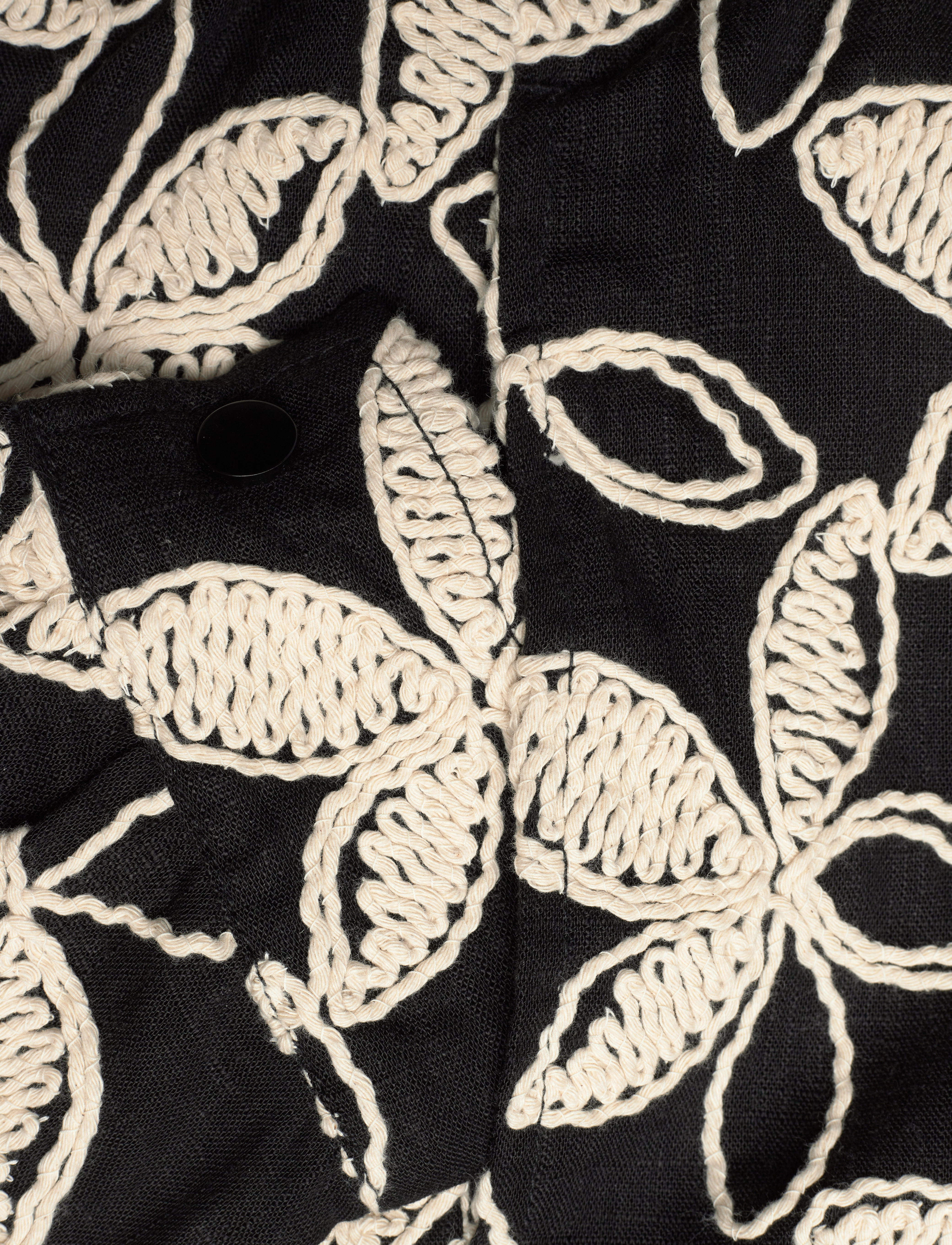 Rue de Tokyo - CLANCY FLOWER TECH - black white flower - 3