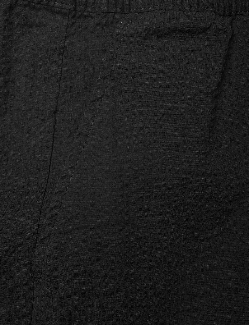 Rue de Tokyo - PAVEL HEAVY SEERSUCKER - lühikesed vabaajapüksid - black - 2
