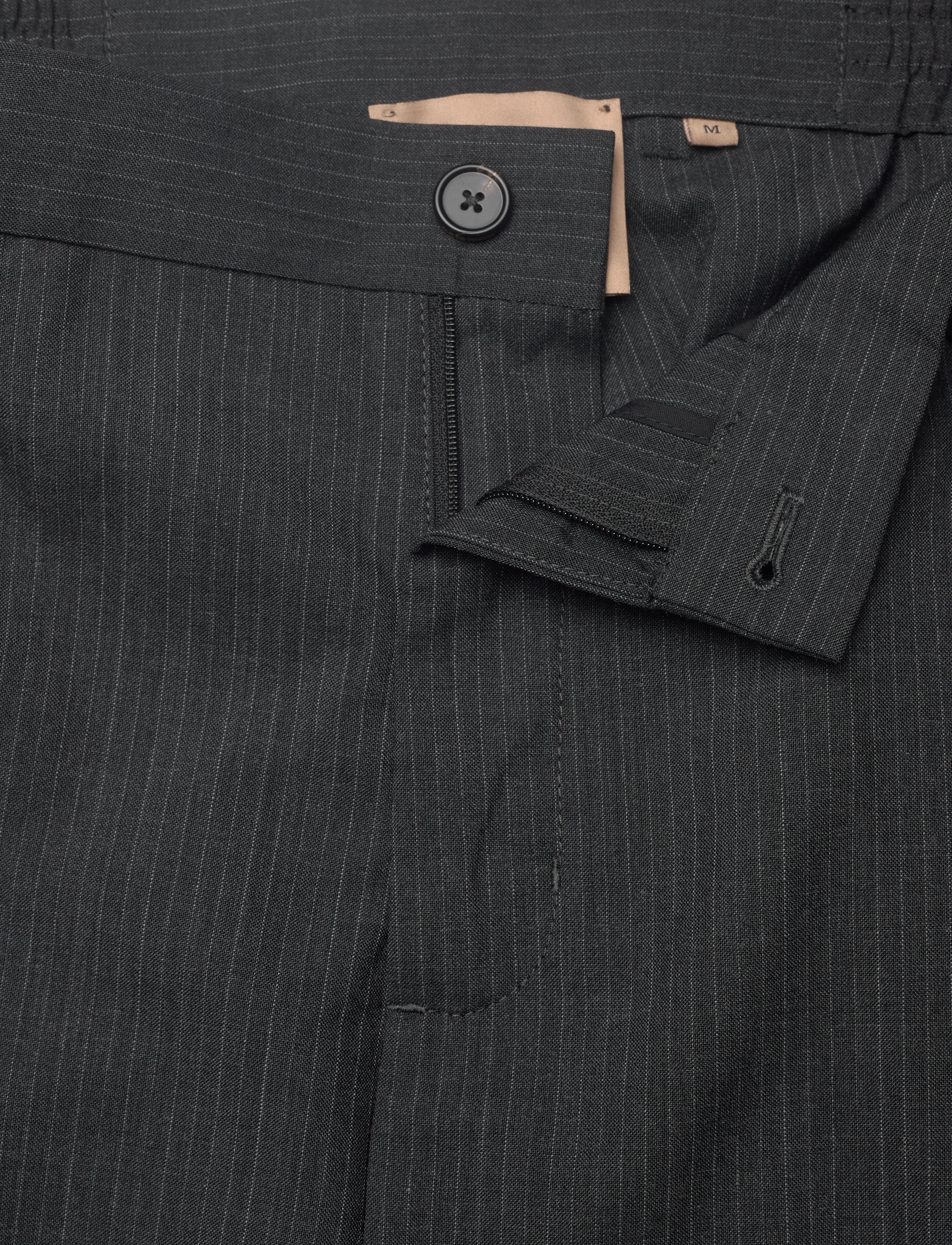 Rue de Tokyo - POLL WOOL PINSTRIPE - lühikesed vabaajapüksid - grey pin stripe - 3