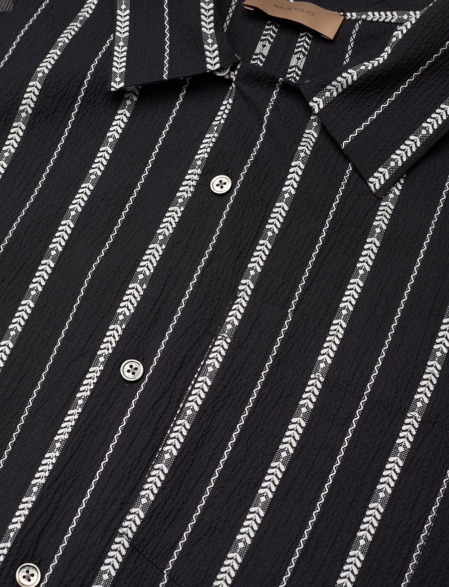 Rue de Tokyo - SETH PATTERNED SEERSUCKER STRIPE - kortærmede skjorter - black ecru stripe - 3