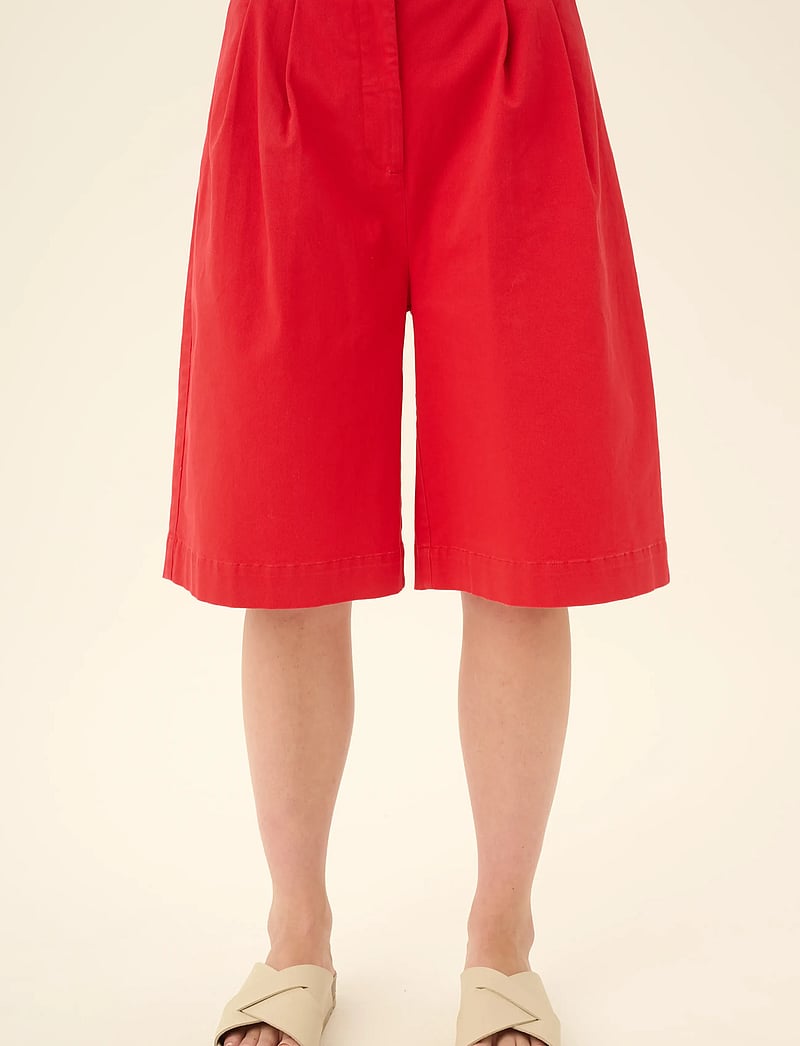 Rue de Tokyo - PREMA TWILL - bermuda püksid - bittersweet red - 4