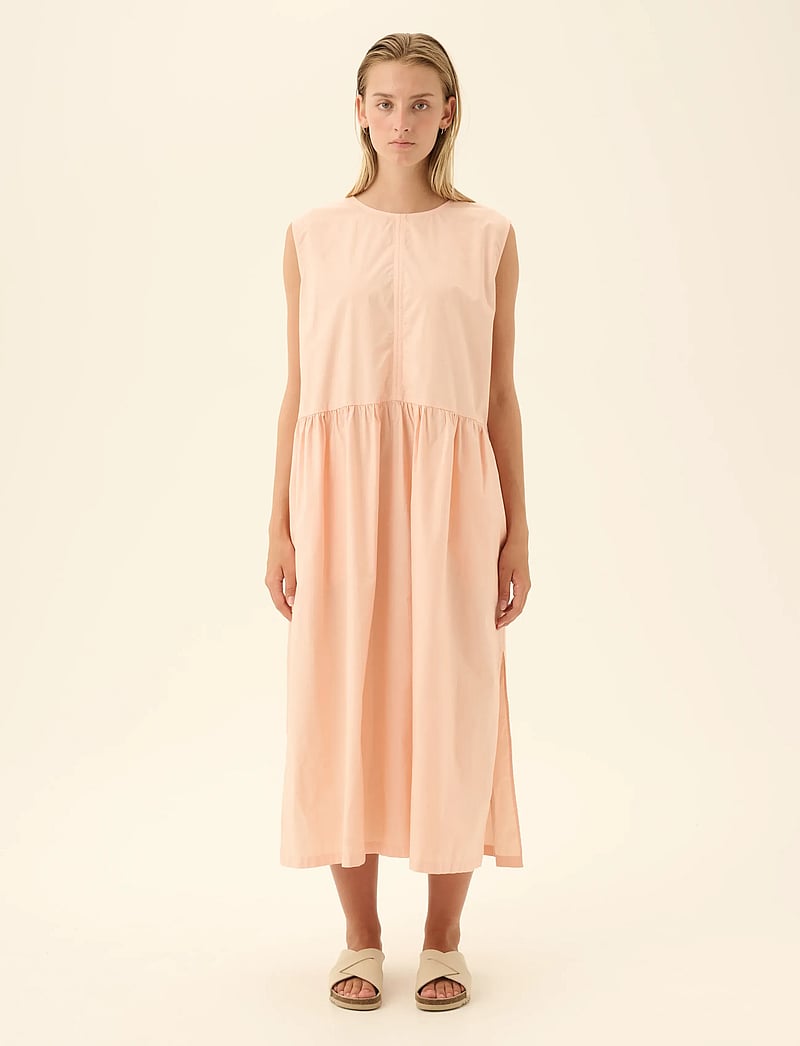 Rue de Tokyo - DIANE GMTD POPLIN - midi dresses - beige rose - 0
