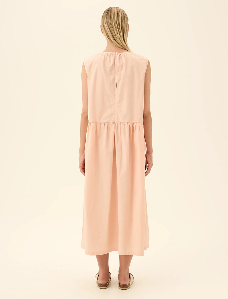 Rue de Tokyo - DIANE GMTD POPLIN - midi dresses - beige rose - 3