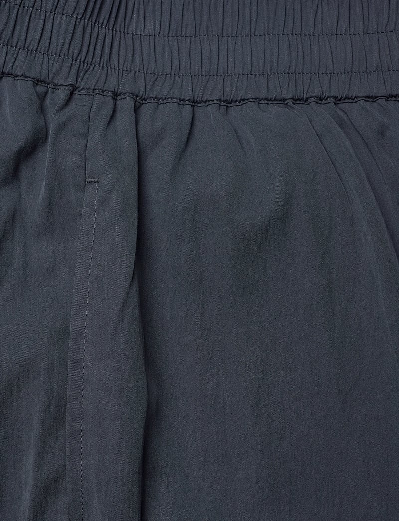 Rue de Tokyo - PRISILA CRINKLED TENCEL - bukser med brede ben - dark navy - 2
