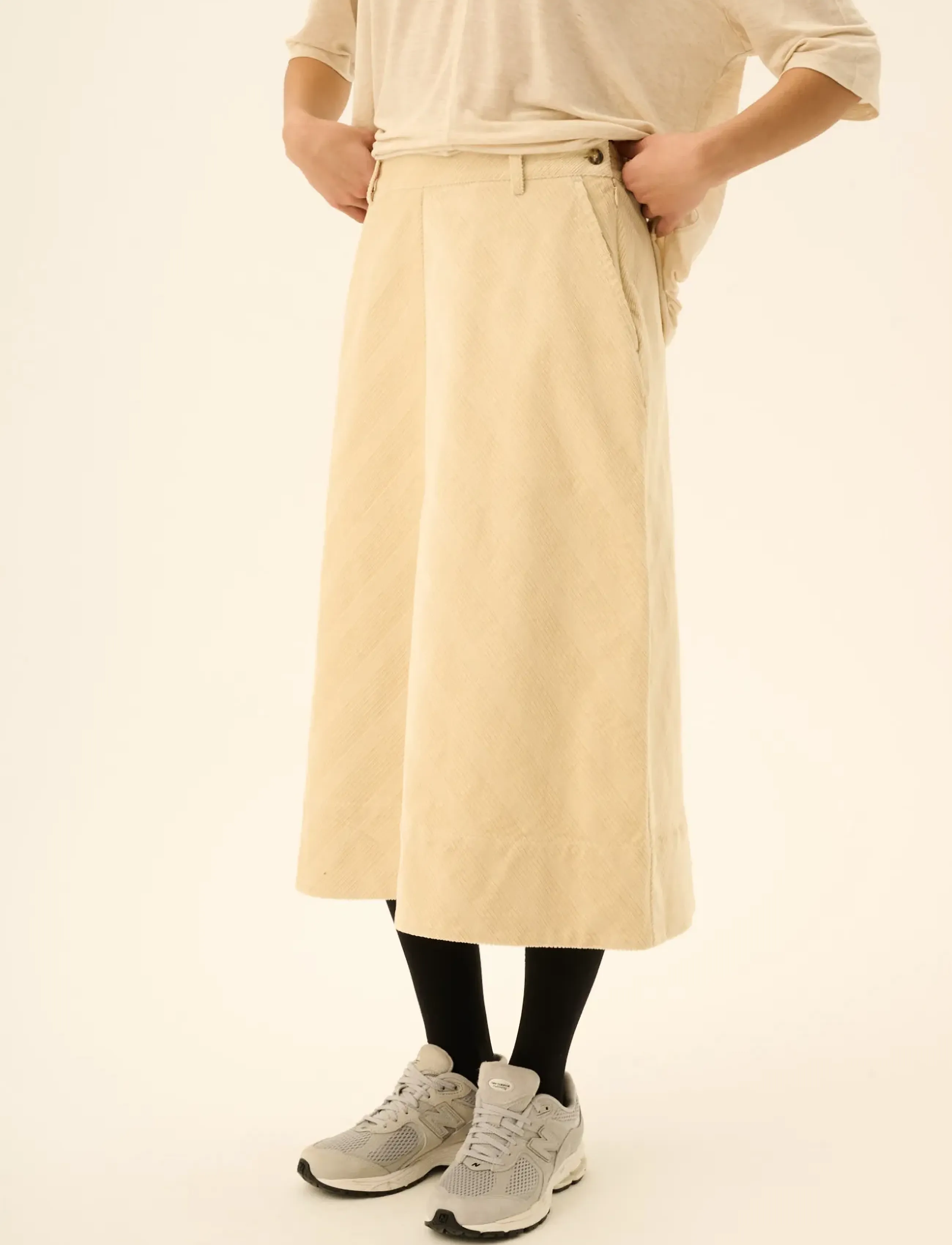 Rue de Tokyo PRYM STRUCTURED CORDUROY - Midi nederdele - EGGSHELL / cream