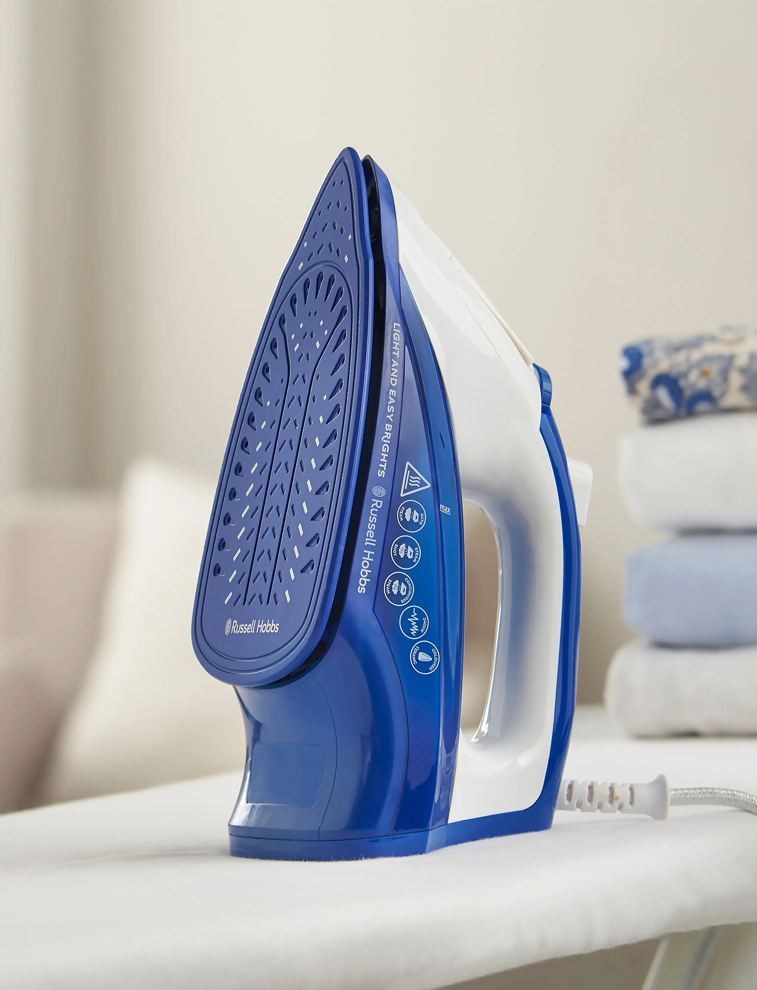 Russell Hobbs Light & Easy Brights Iron, One Size, Blue, Textile Care > Laundry, Unisex