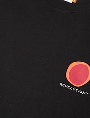 Revolution - Loose t-shirt - kortärmade t-shirts - black - 2