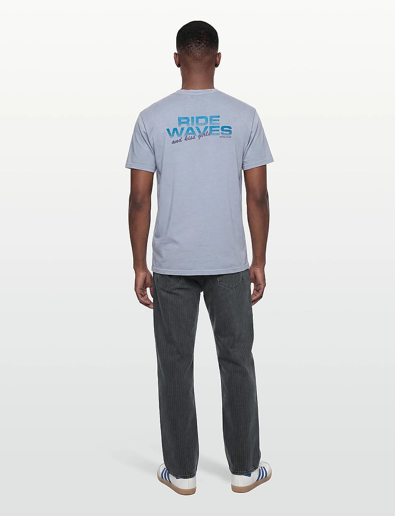 Revolution - Printed T-shirt - kurzärmelig - lightblue - 4