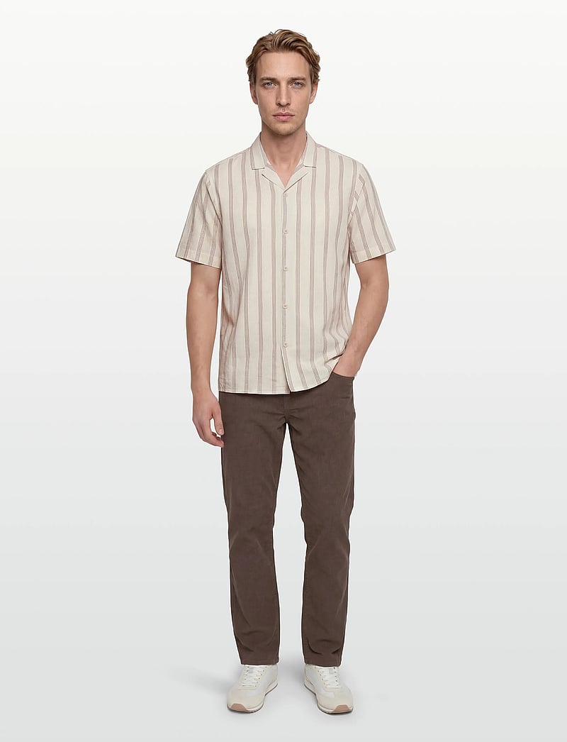 Revolution - Short-sleeved Cuban Shirt - lühikeste varrukatega särgid - darkorange - 0