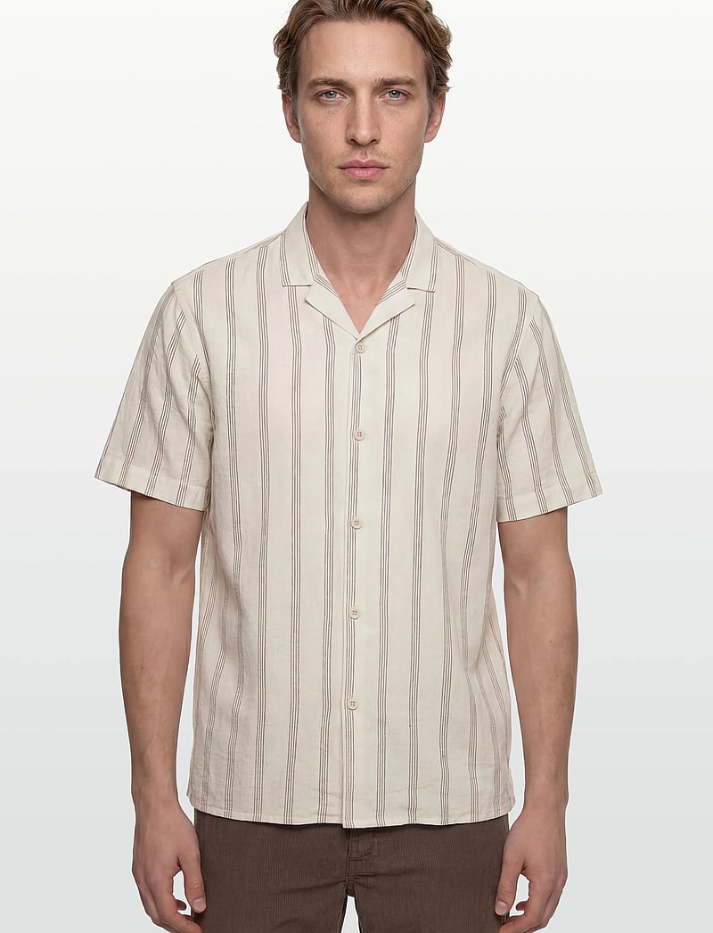 Revolution - Short-sleeved Cuban Shirt - lühikeste varrukatega särgid - darkorange - 3