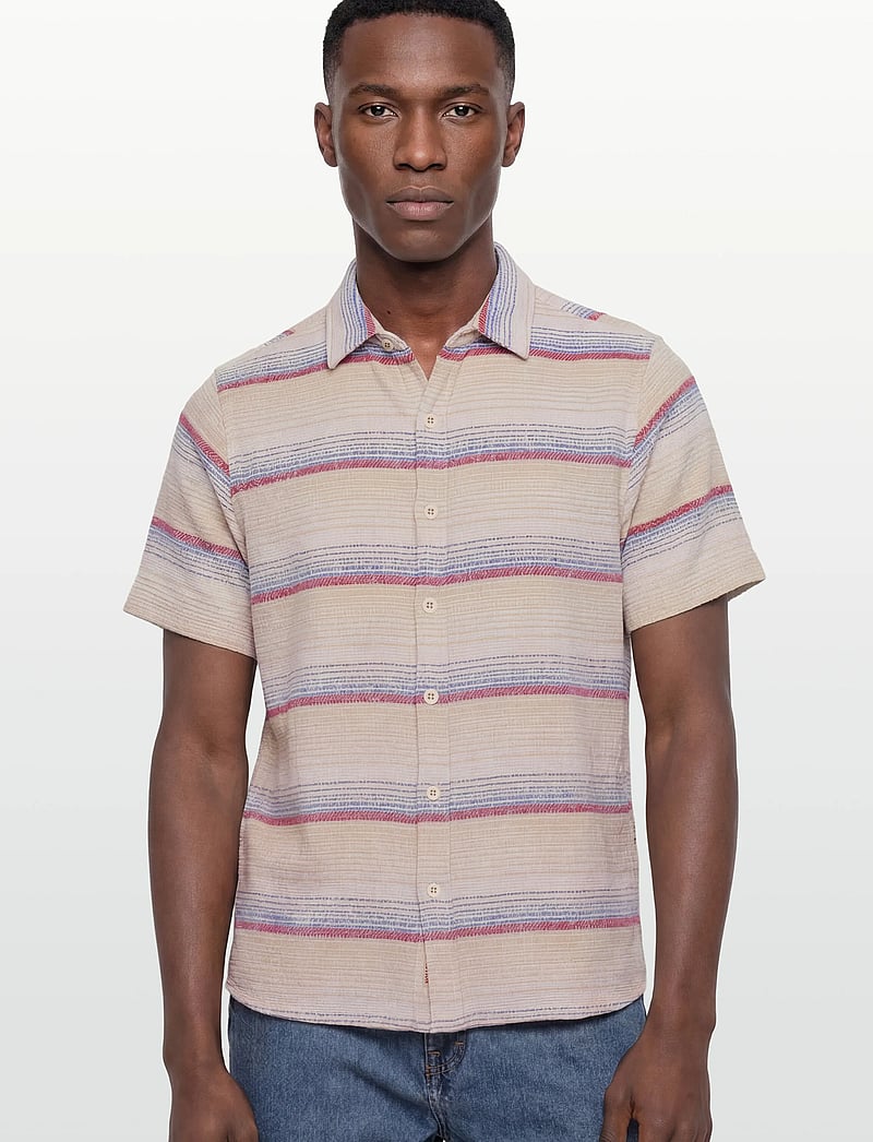 Revolution - Short-sleeved Shirt - kortærmede skjorter - red - 3