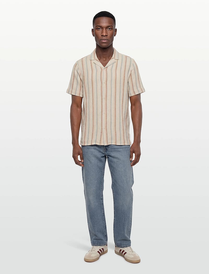 Revolution - Short-sleeved Cuban Shirt - kortärmade skjortor - offwhite - 0