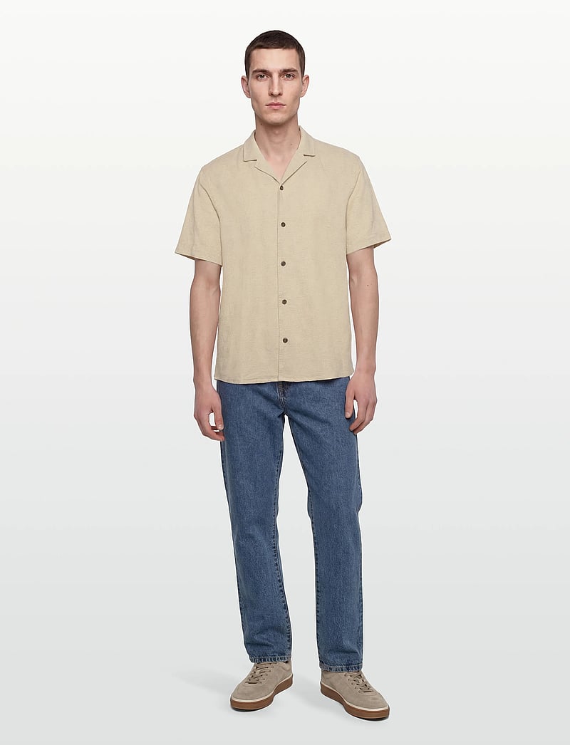 Revolution - Short-sleeved Shirt - kortærmede skjorter - offwhite - 0