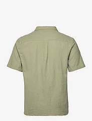 Revolution - Short-sleeved Cuban Shirt - kortærmede t-shirts - lightgreen - 1