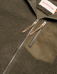 Revolution - Pocket Fleece - vahekihina kantavad jakid - army - 6