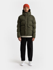 Revolution - Puffer Jacket - padded jackets - army - 3
