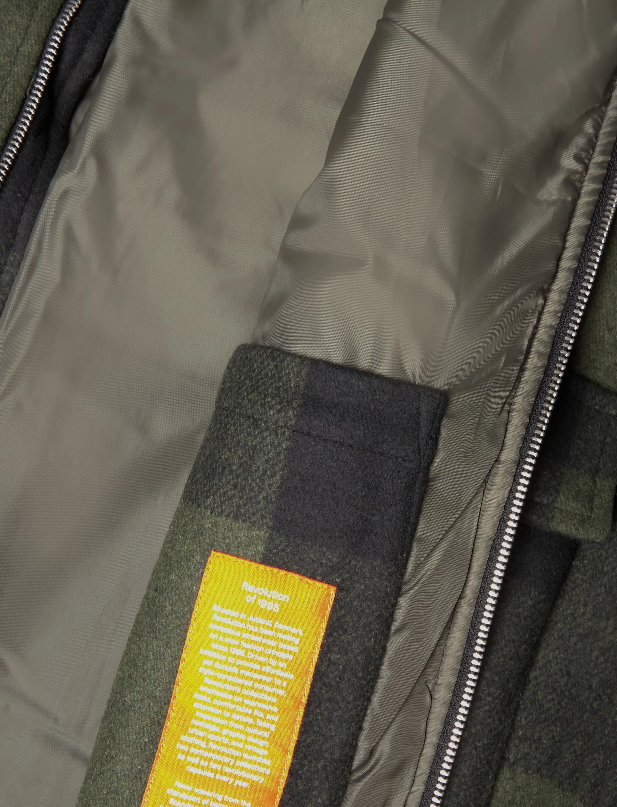 Revolution - Shirt Jacket - down jackets - army - 4
