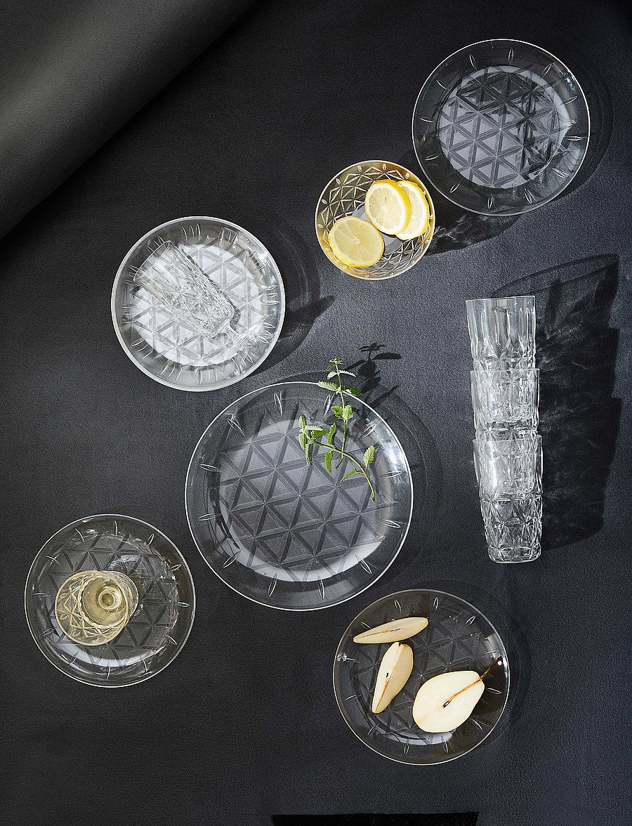 Sagaform - Picnic Juni plate - piknikutarvikud - clear - 2