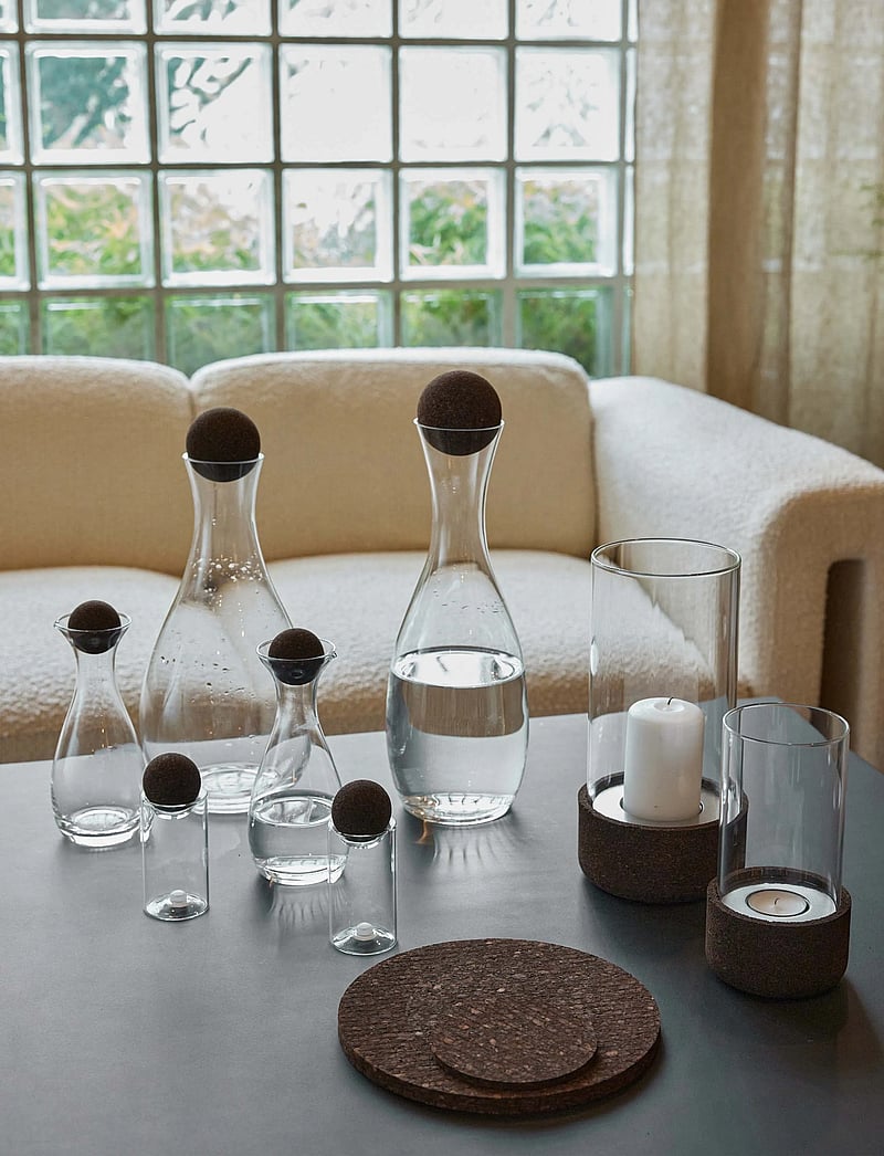 Sagaform - Nature carafe with cork stopper - weinkaraffen & dekantierer - klar/mÖrkbrun - 3