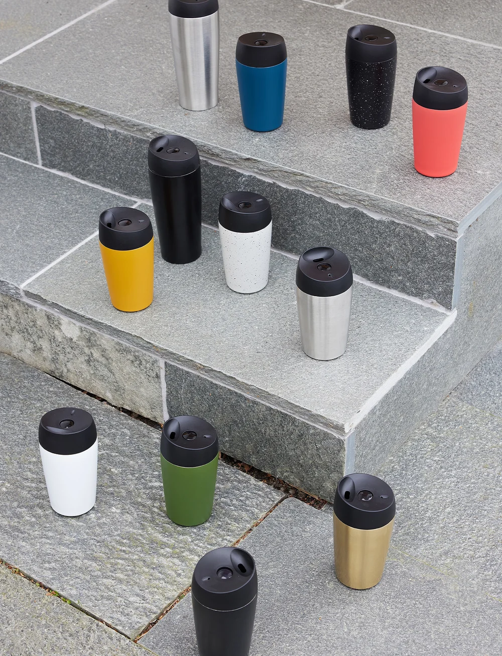 Sagaform - Loke bilmugg, låsbar tryckfunktion liten - thermostassen - vit/svart - 2