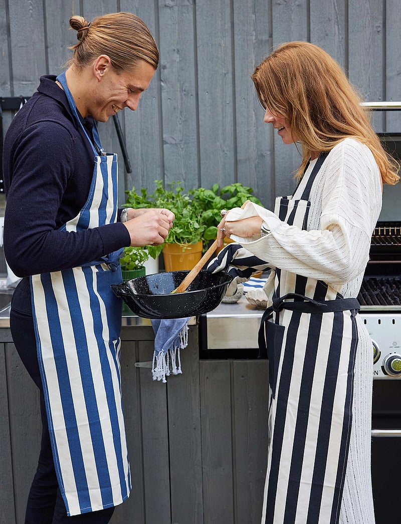 Sagaform - Aron apron & bbq glove set - nach preis einkaufen - black/beige - 2