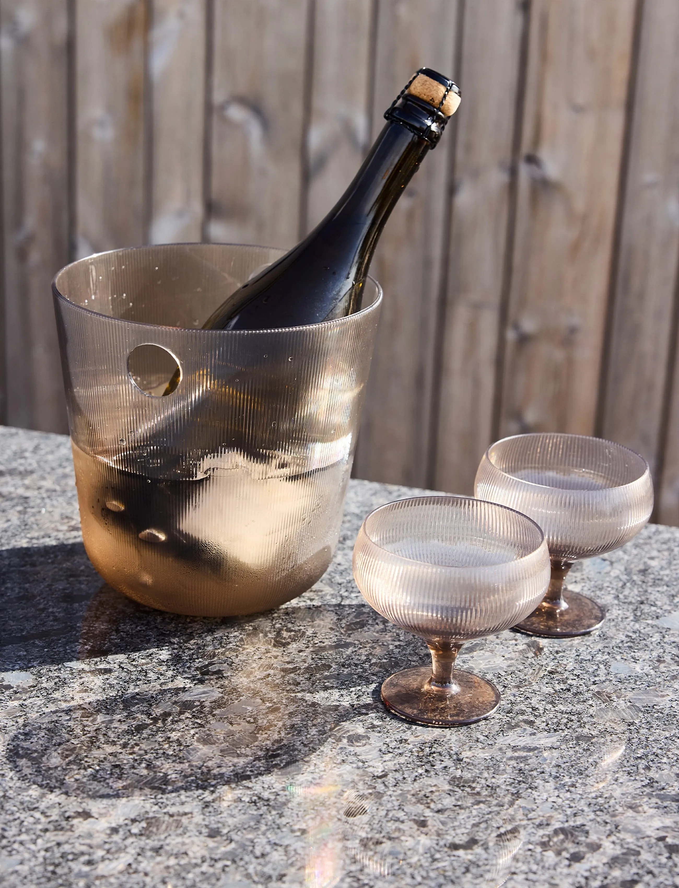 Sagaform - Billi coupe glass rPET, 4-pcs - martiniglas & cocktailglas - brown - 2