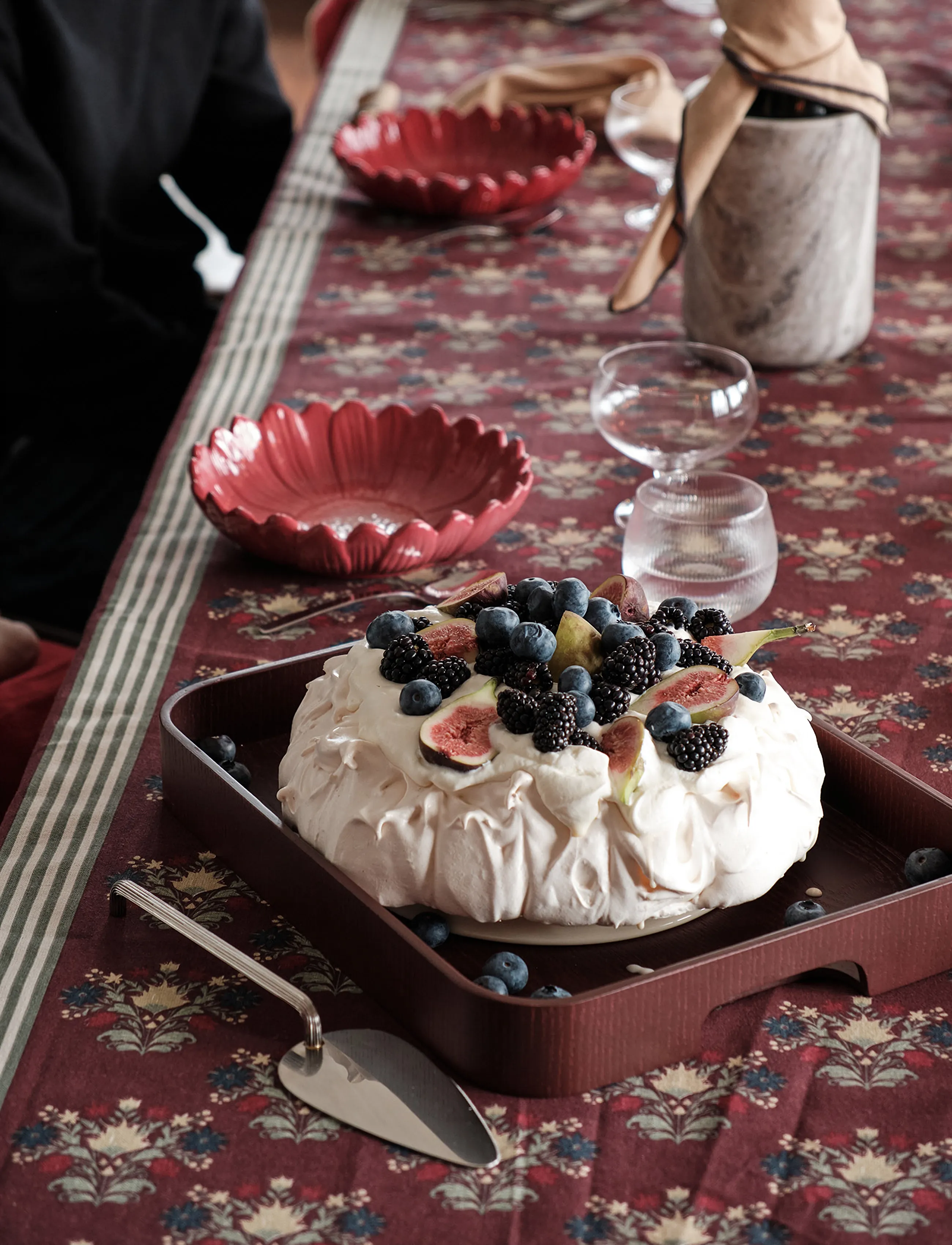 Sagaform - Hanna tray - trays - bordeaux - 0