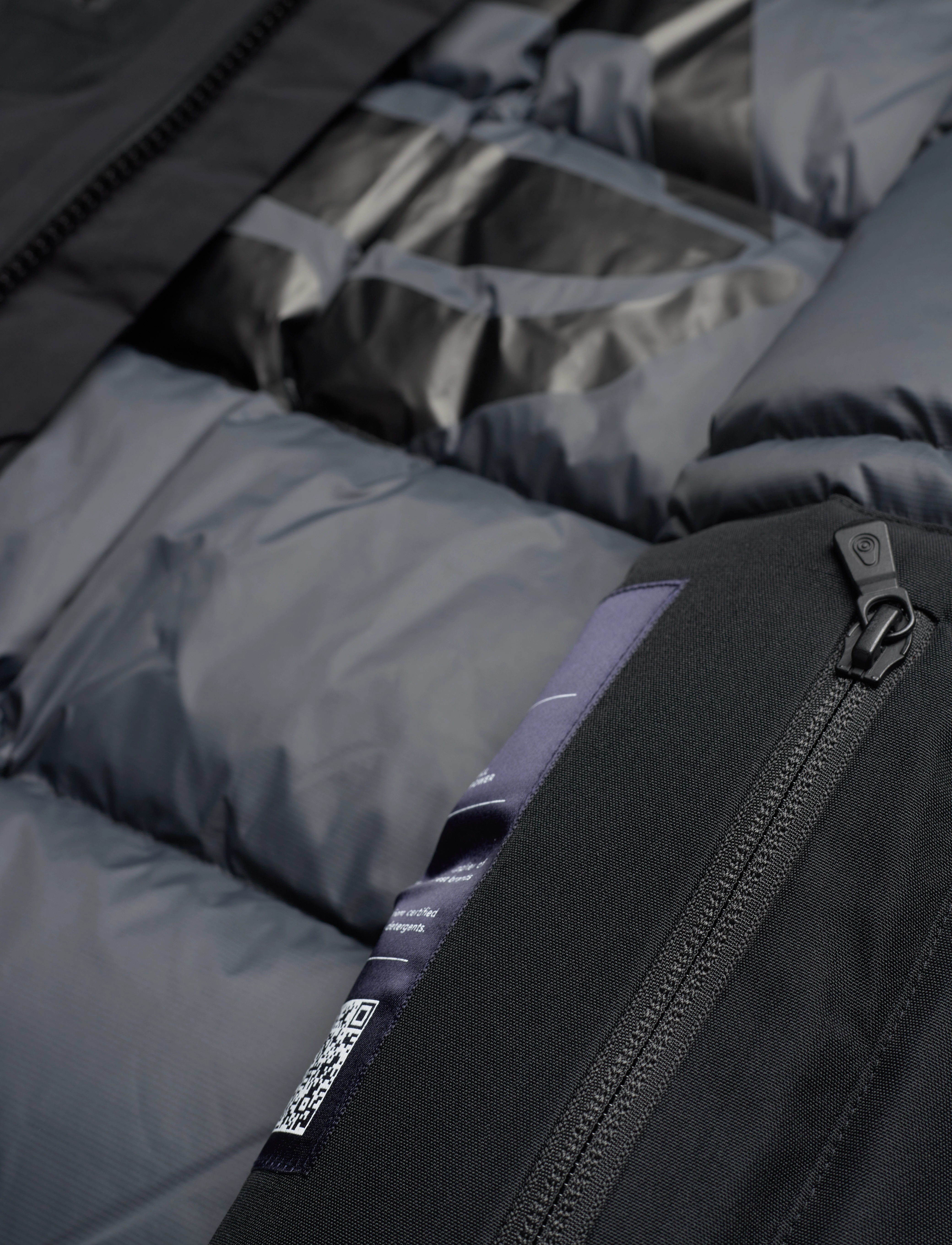 Sail Racing - POLE DOWN JACKET - down jackets - carbon - 4