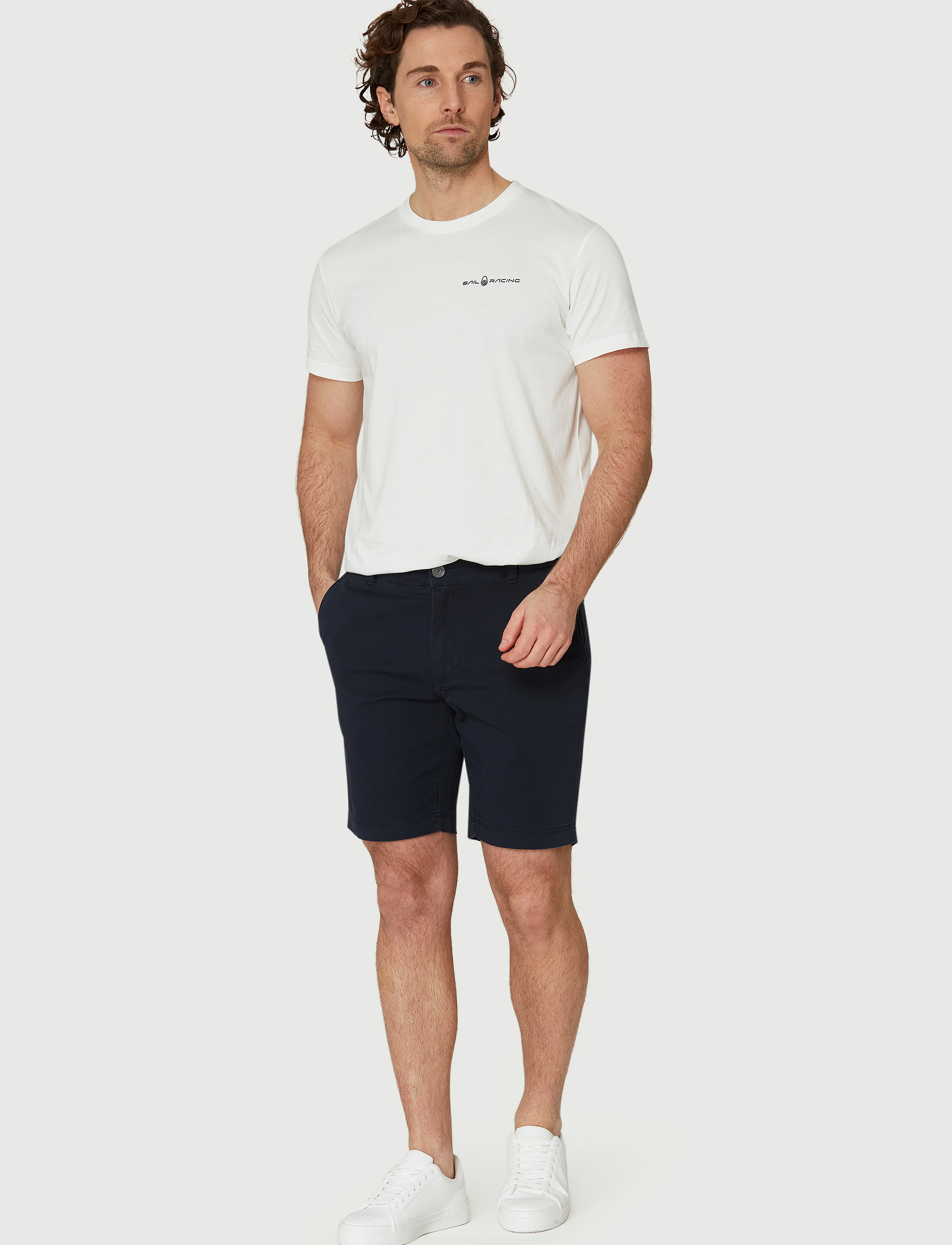 Sail Racing Helmsman Chino Shorts, XS, Marineblau - Chinos Männerswear