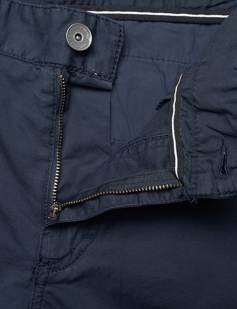 Sail Racing - HELMSMAN CHINO SHORTS - lühikesed vabaõhupüksid - dark navy - 3