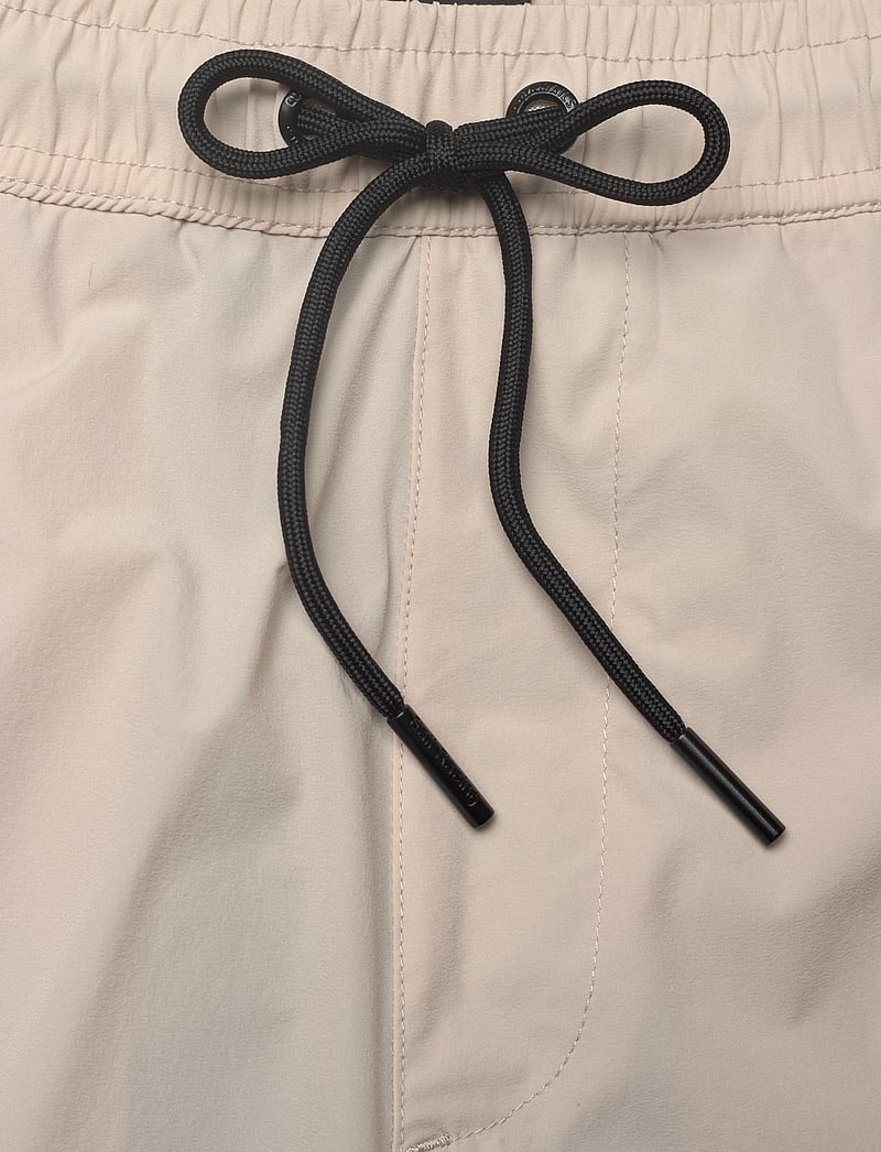 Sail Racing - RACE TECH VOLLEY - lühikesed treeningpüksid - warm beige - 3