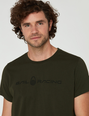 Sail Racing - BOWMAN TEE - marškinėliai trumpomis rankovėmis - dark forest - 6