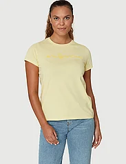 Sail Racing - W GALE TEE - t-shirts - faded yellow - 4