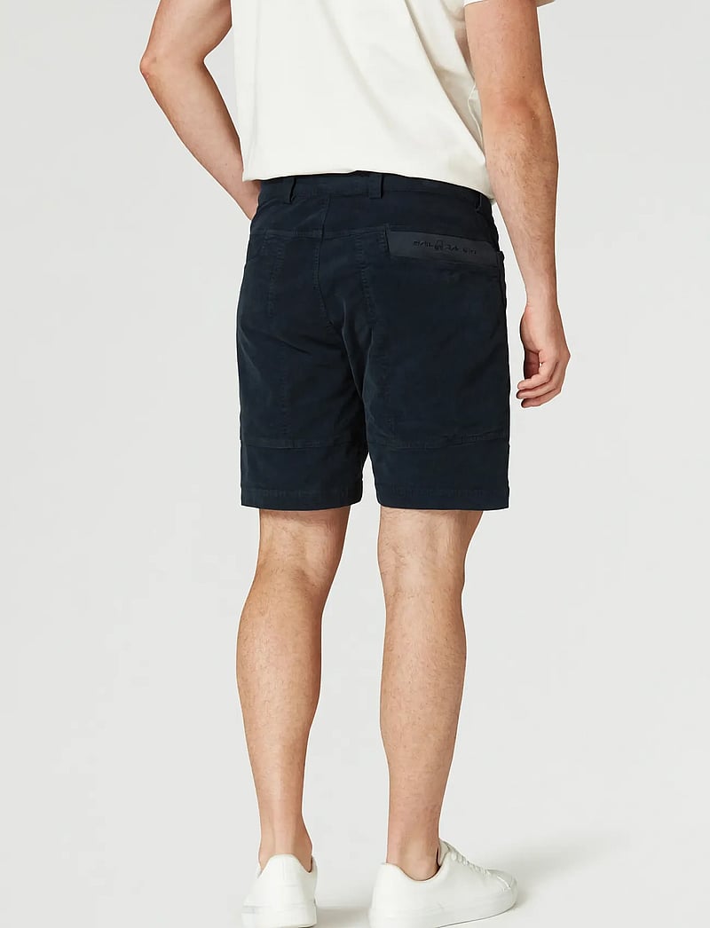 Sail Racing - GRINDER CORDUROY SHORTS - vabaaja lühikesed püksid - dark navy - 3