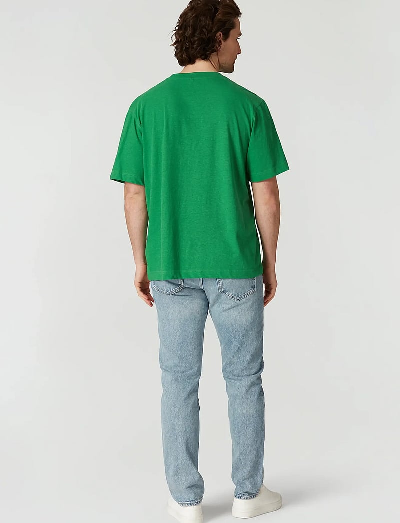 Sail Racing - TORNADO TEE - oberteile & t-shirts - med green - 4