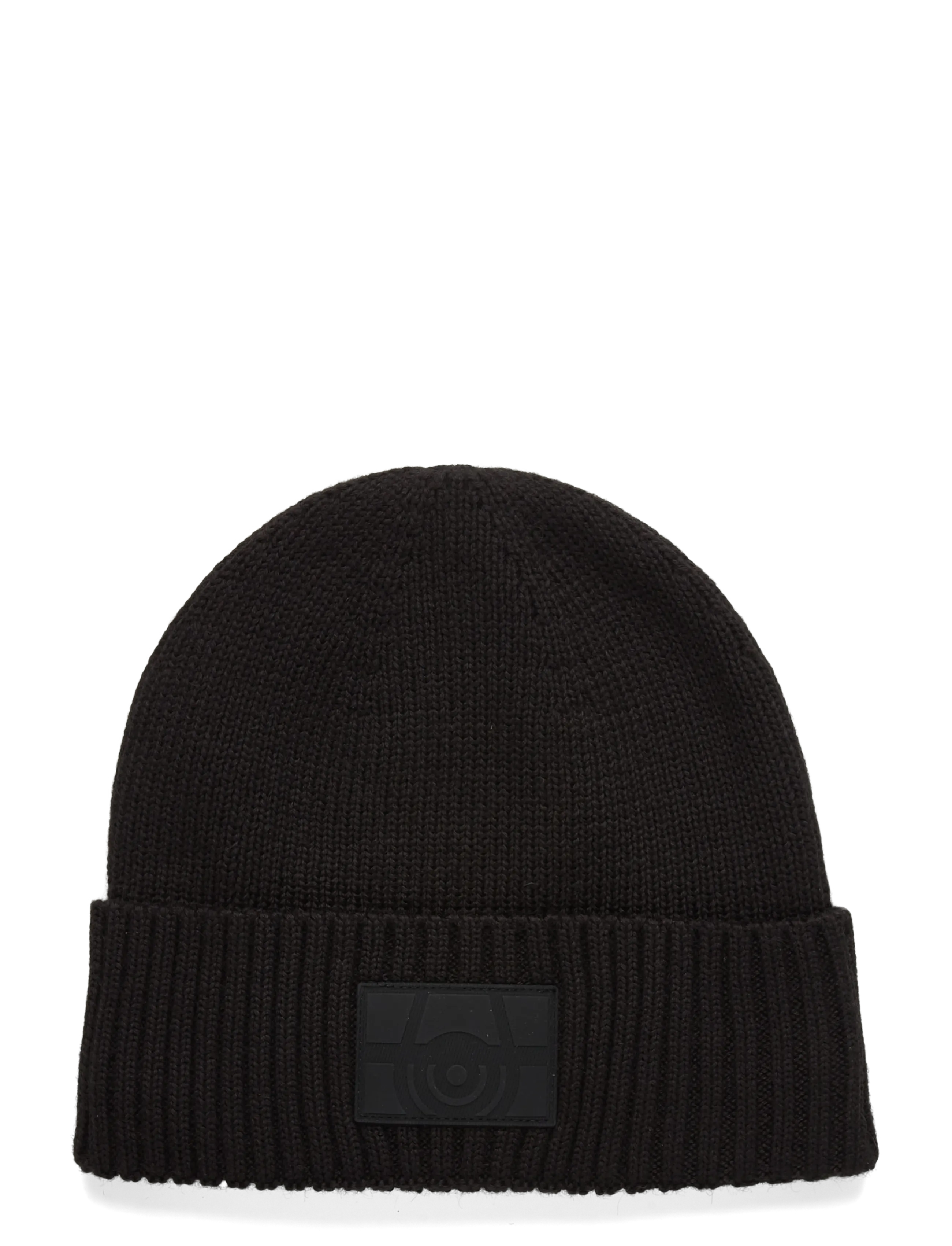CARBON