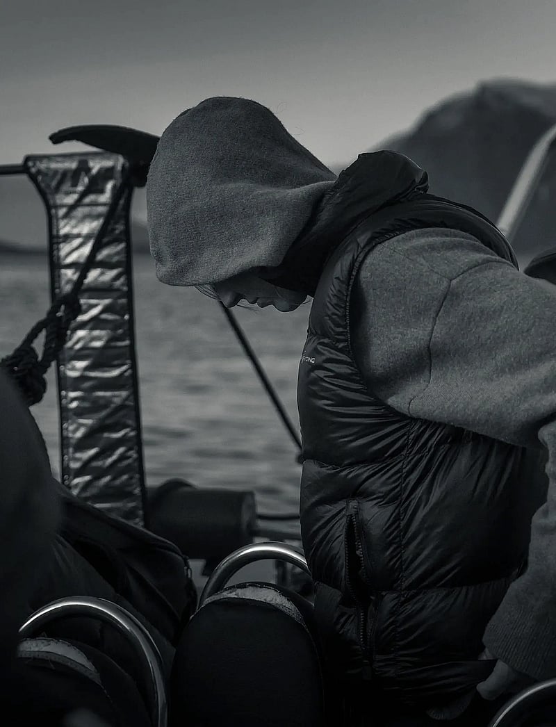 Sail Racing - SKY DOWN VEST - overtøj - carbon - 0