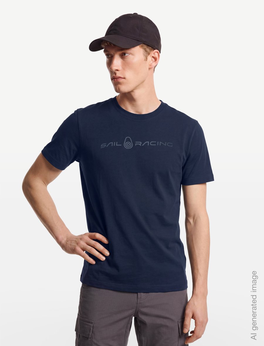 Sail Racing - BOWMAN MONOCHROME TEE - oberteile & t-shirts - dark navy - 3
