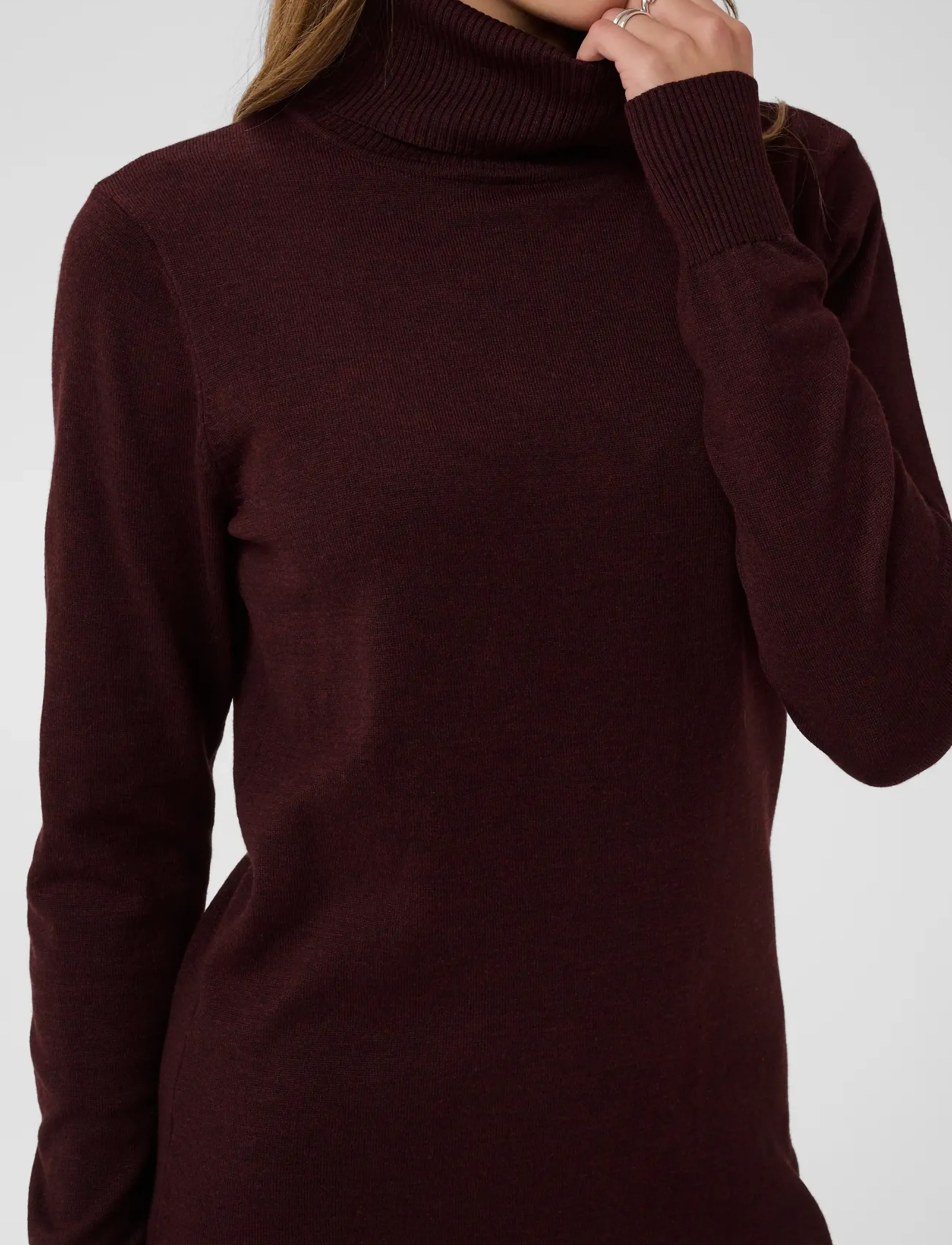 U6801, Milasz Rollneck Dress 5