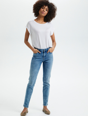 Saint Tropez - MollySZ MW Slim Jeans - džinsa bikses ar tievām starām - light blue denim - 3
