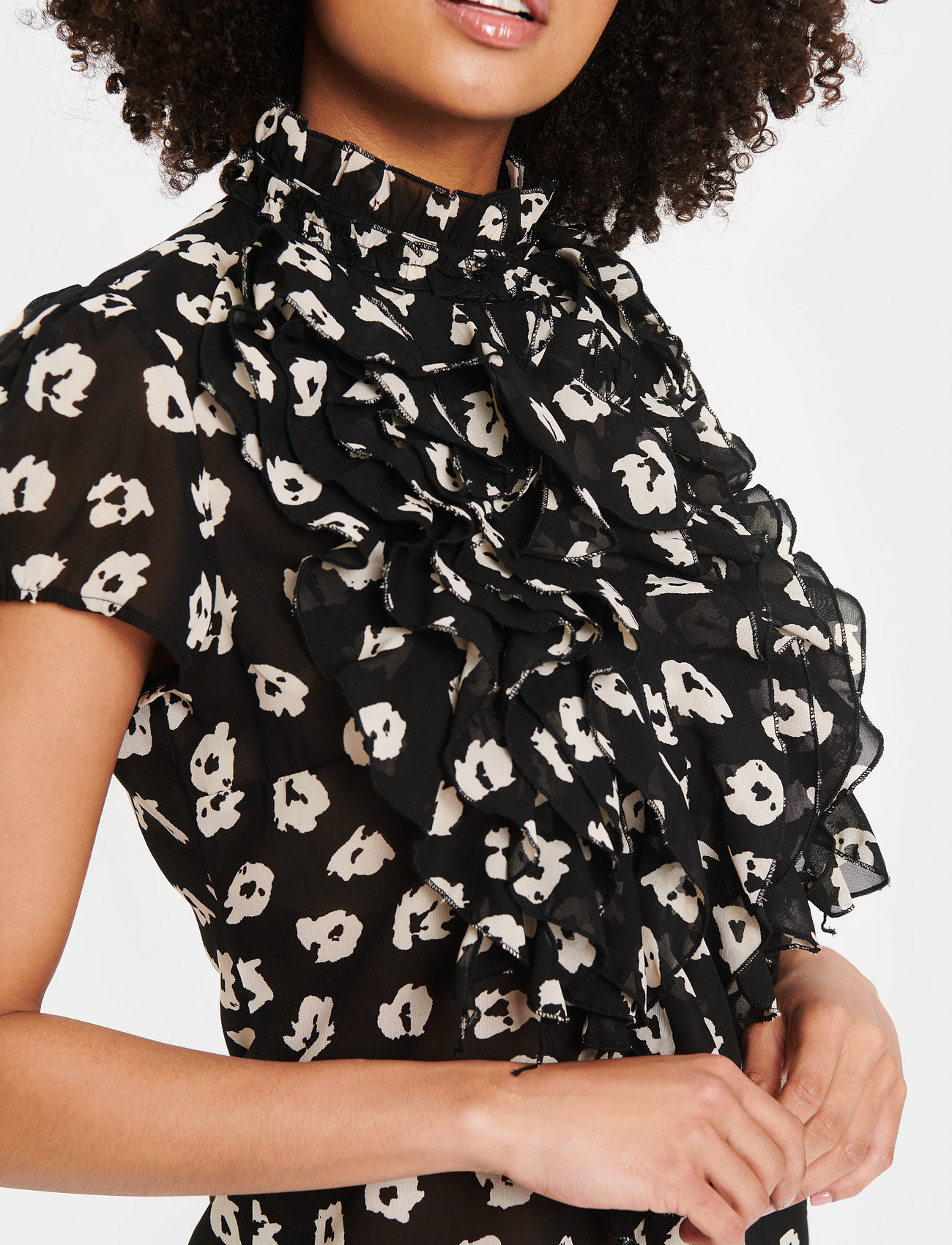Saint Tropez - LiljaSZ SS Shirt - short-sleeved blouses - black flower shadows - 5